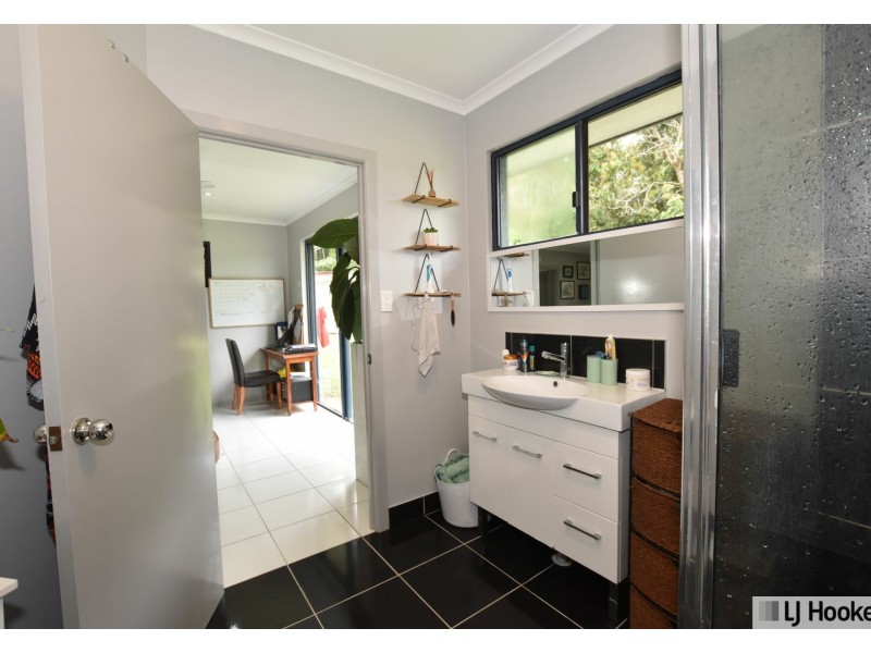 1367 Old Tully Road, Maadi QLD 4855