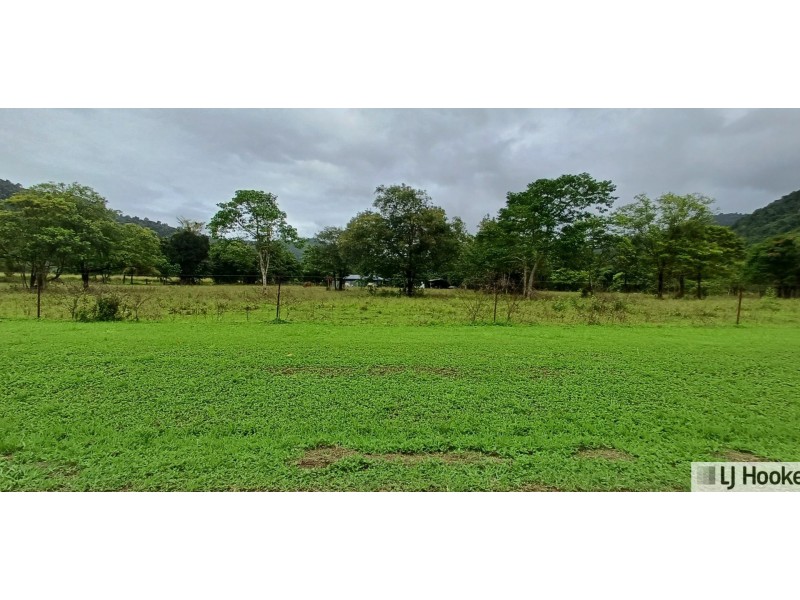 1367 Old Tully Road, Maadi QLD 4855
