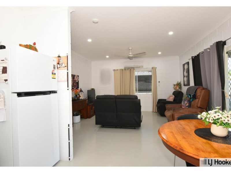 7 Amanda Cresent, Tully Heads QLD 4854