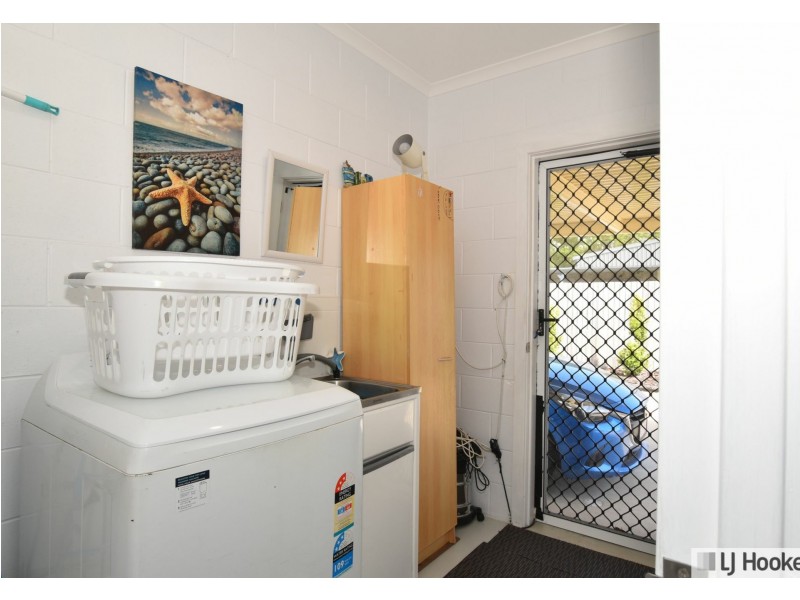 7 Amanda Cresent, Tully Heads QLD 4854
