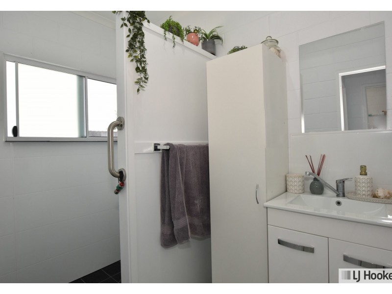 7 Amanda Cresent, Tully Heads QLD 4854