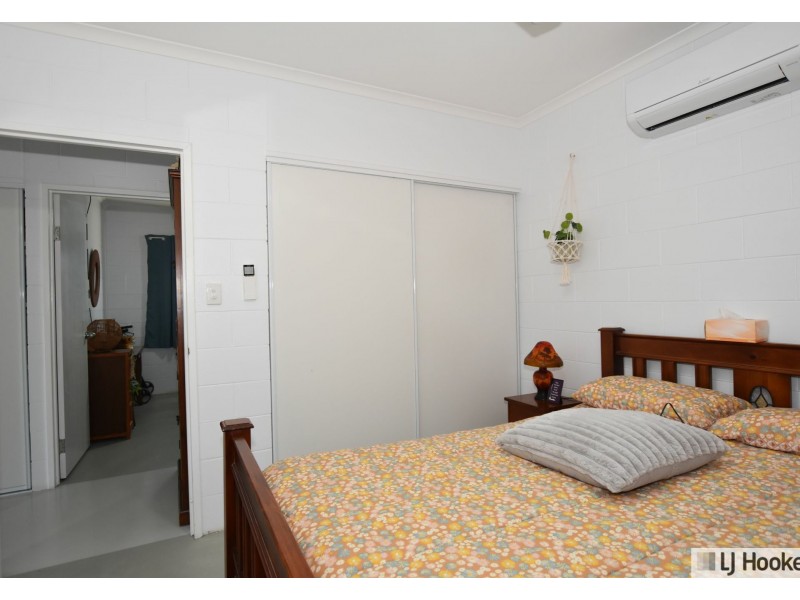 7 Amanda Cresent, Tully Heads QLD 4854