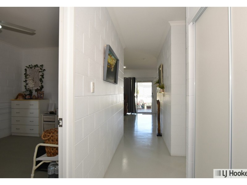 7 Amanda Cresent, Tully Heads QLD 4854