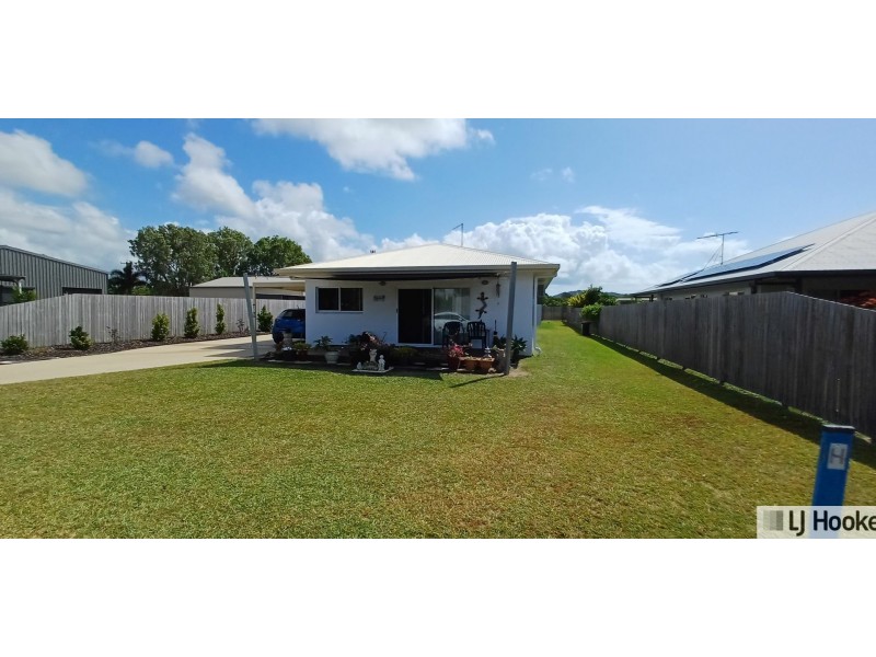 7 Amanda Cresent, Tully Heads QLD 4854