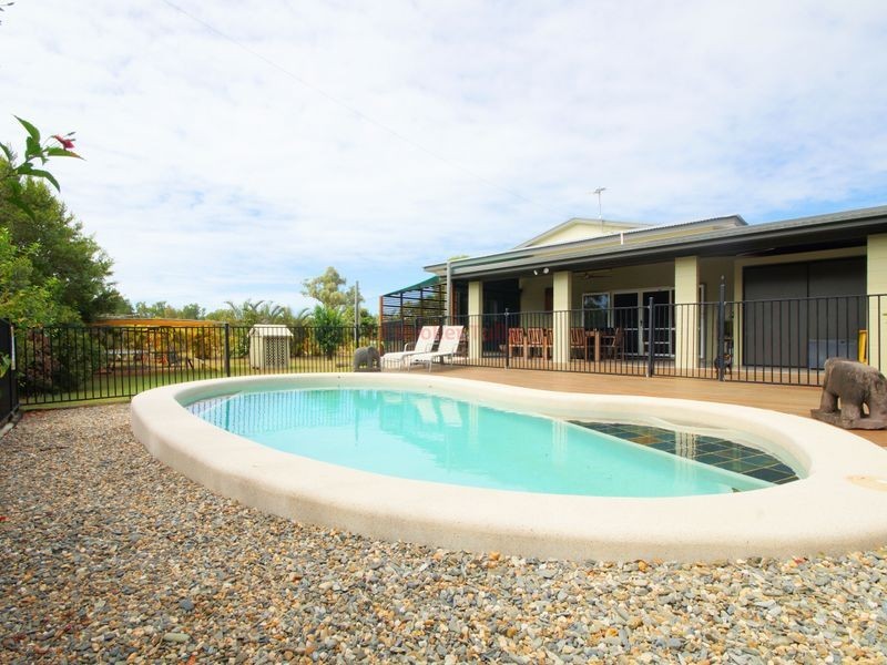 55 Vipiana Drive, Tully Heads QLD 4854