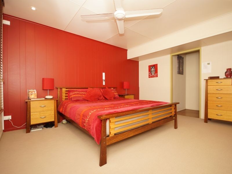 55 Vipiana Drive, Tully Heads QLD 4854