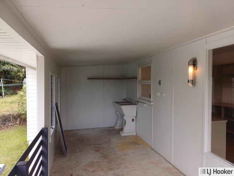 16 Bamber Street, Tully QLD 4854