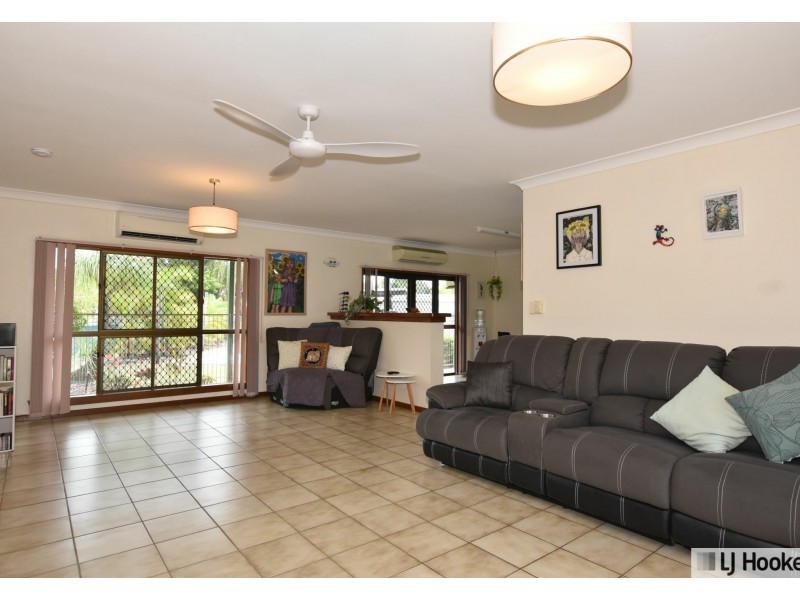 23 Vipiana Drive, Tully Heads QLD 4854