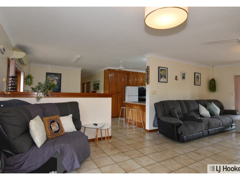 23 Vipiana Drive, Tully Heads QLD 4854