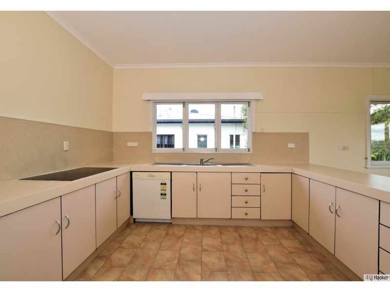 2 Mcdonald Street, Tully QLD 4854