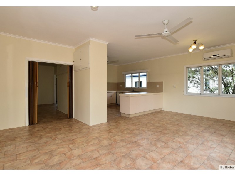 2 Mcdonald Street, Tully QLD 4854