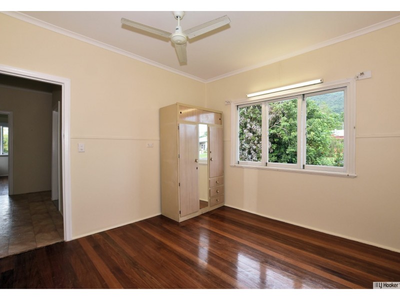 2 Mcdonald Street, Tully QLD 4854