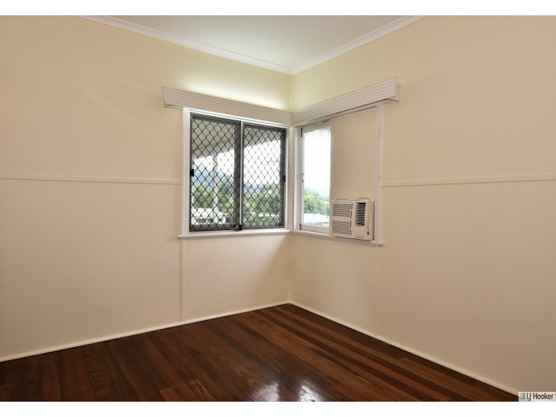 2 Mcdonald Street, Tully QLD 4854