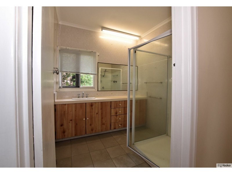 2 Mcdonald Street, Tully QLD 4854