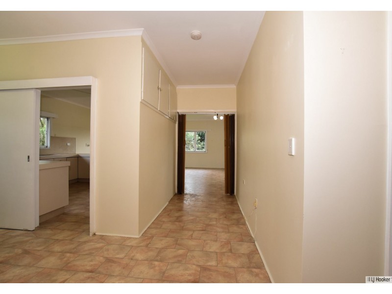 2 Mcdonald Street, Tully QLD 4854