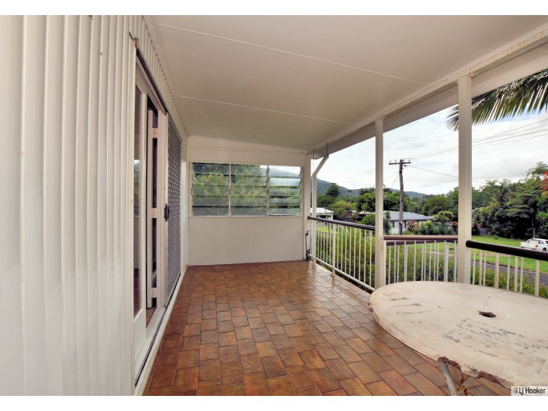 2 Mcdonald Street, Tully QLD 4854