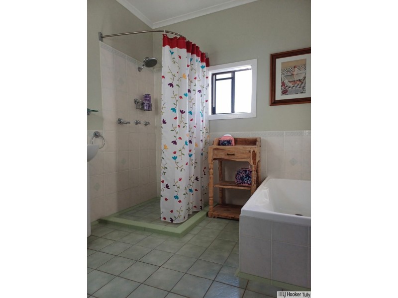 12 Briggs Street, Tully QLD 4854