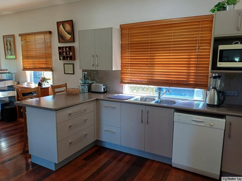 12 Briggs Street, Tully QLD 4854