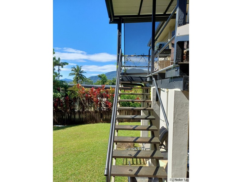 12 Briggs Street, Tully QLD 4854