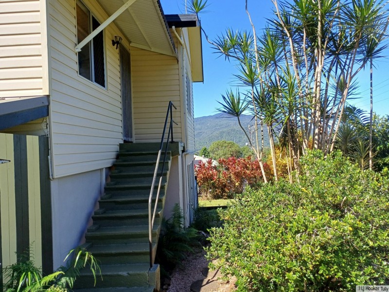 12 Briggs Street, Tully QLD 4854