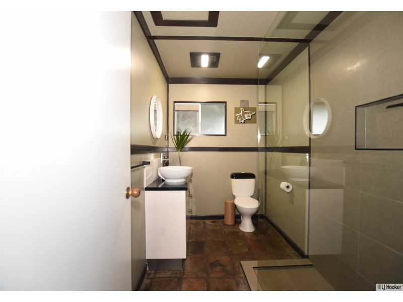 8 Casuarina Street, Tully Heads QLD 4854