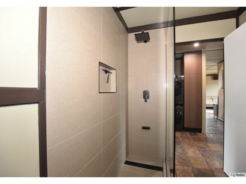 8 Casuarina Street, Tully Heads QLD 4854