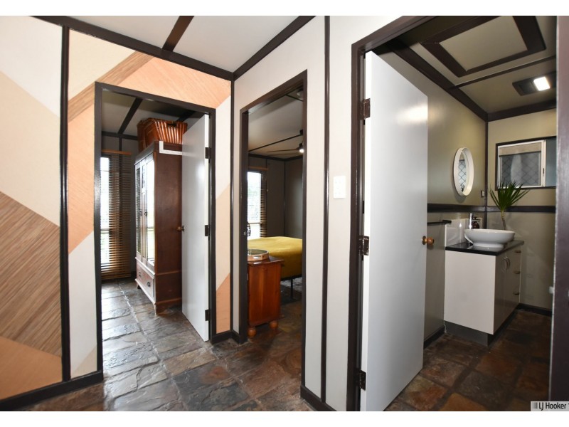 8 Casuarina Street, Tully Heads QLD 4854