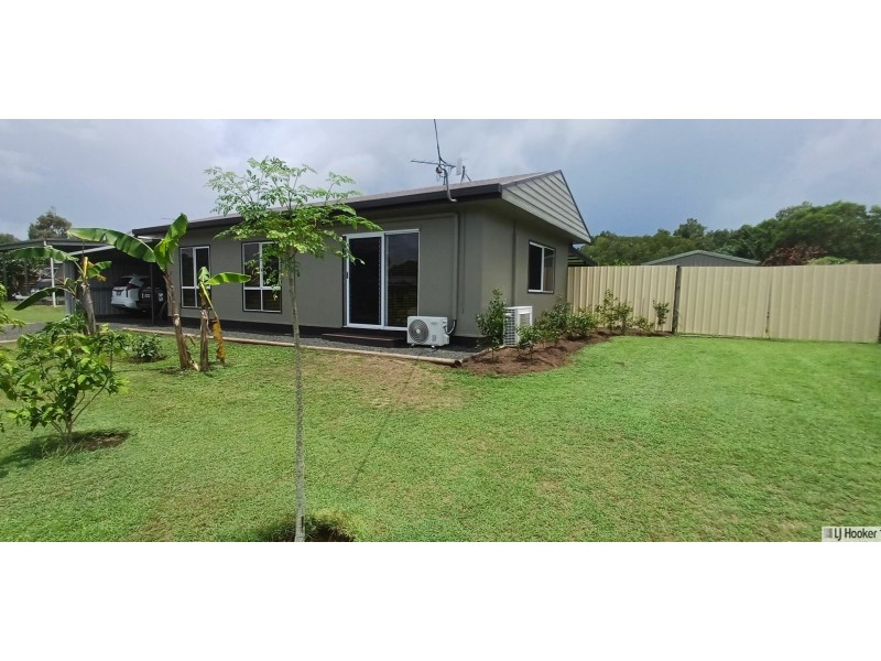 8 Casuarina Street, Tully Heads QLD 4854