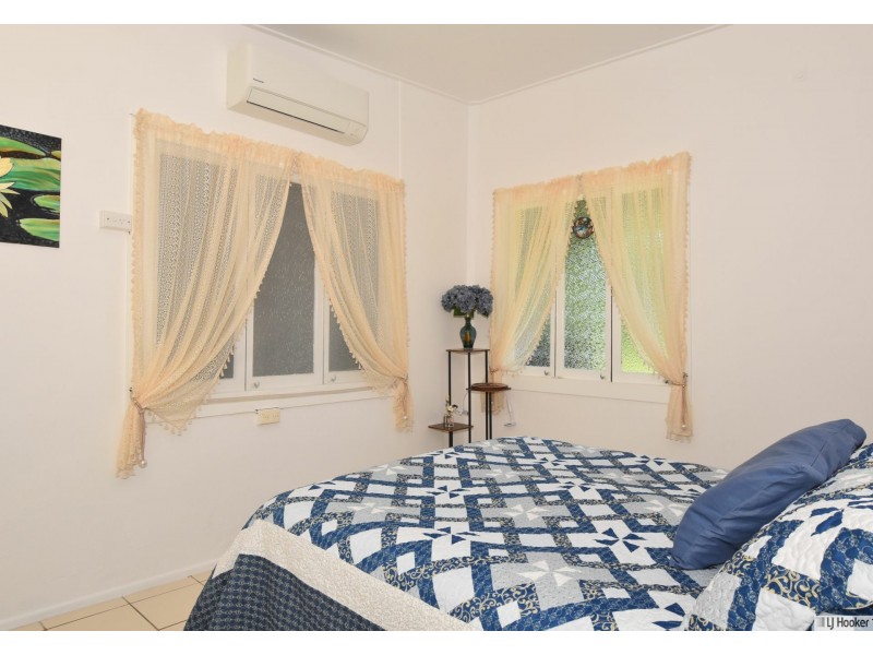 12 George Street, Flying Fish Point QLD 4860