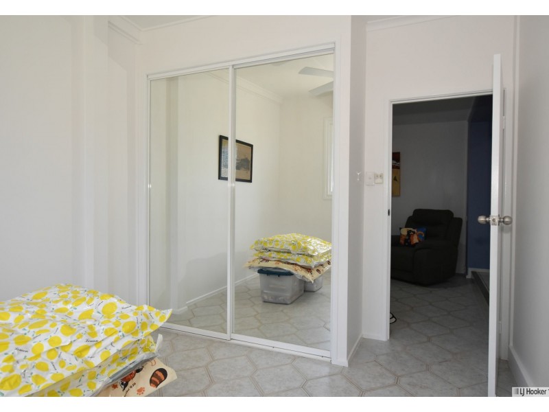 12 George Street, Flying Fish Point QLD 4860