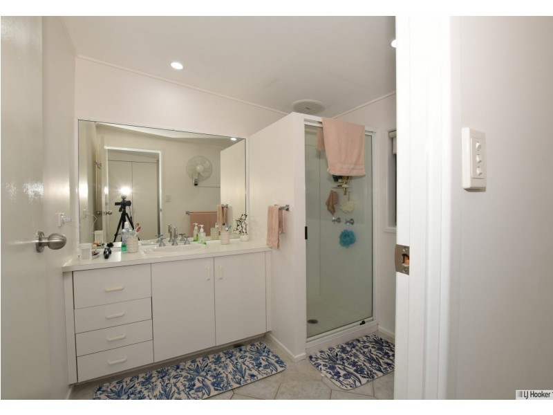 12 George Street, Flying Fish Point QLD 4860