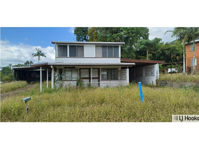 15 Cook St, Tully QLD 4854