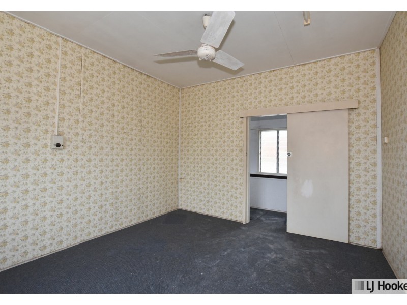 15 Cook St, Tully QLD 4854