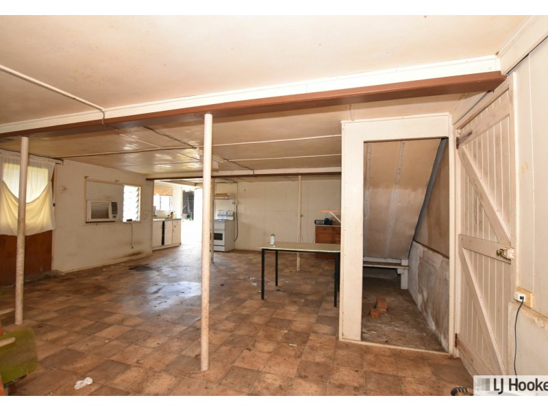 15 Cook St, Tully QLD 4854