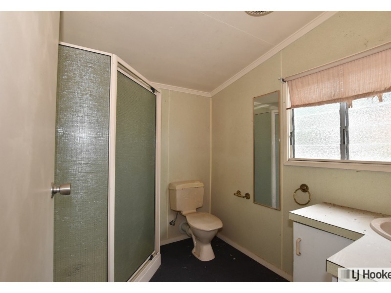 15 Cook St, Tully QLD 4854