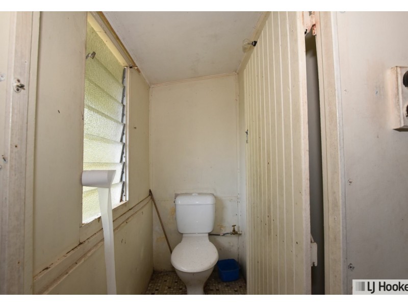 15 Cook St, Tully QLD 4854