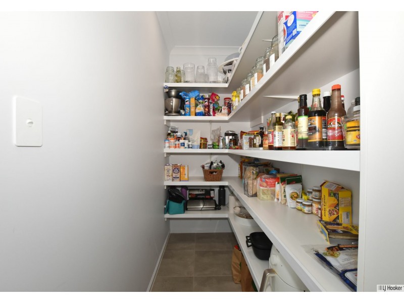 3-5 Gourley St, Tully QLD 4854