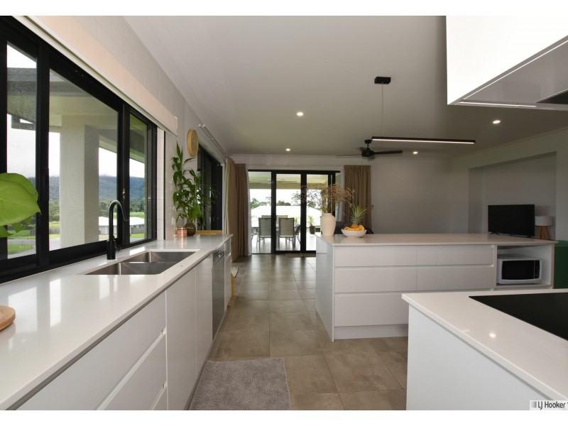 3-5 Gourley St, Tully QLD 4854