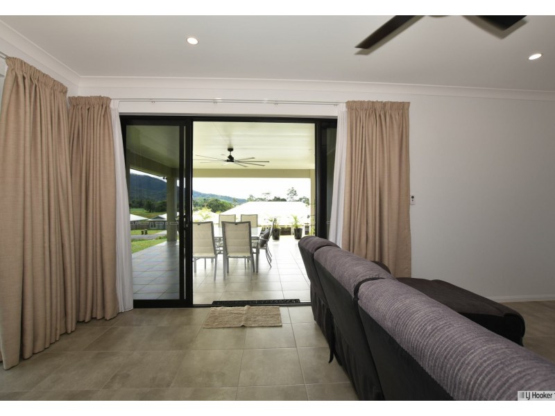 3-5 Gourley St, Tully QLD 4854