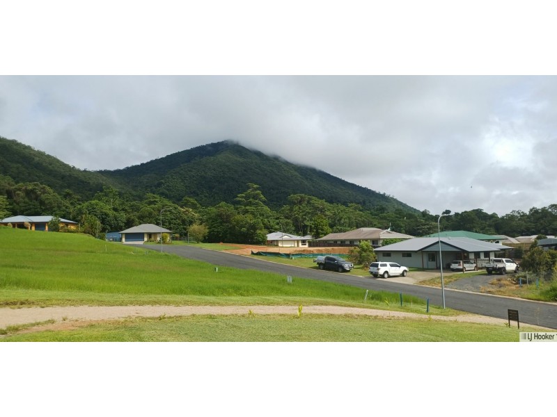 3-5 Gourley St, Tully QLD 4854