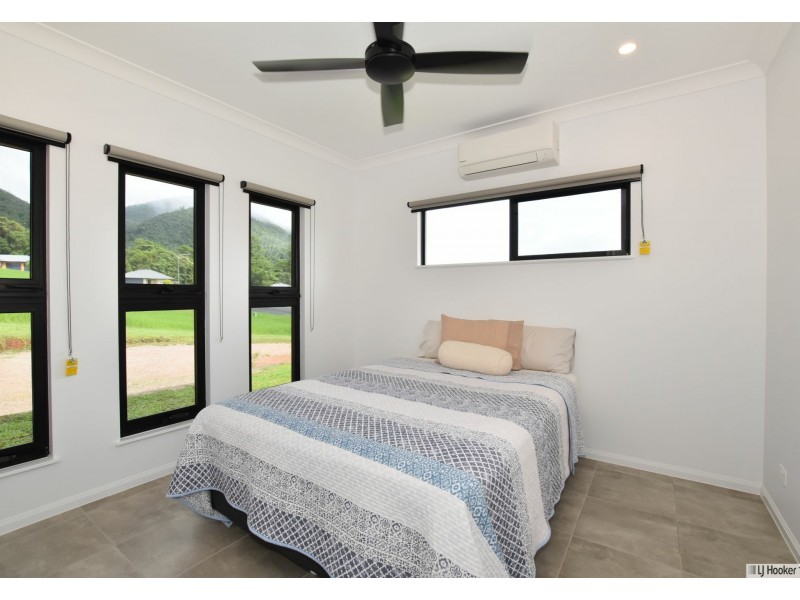 3-5 Gourley St, Tully QLD 4854