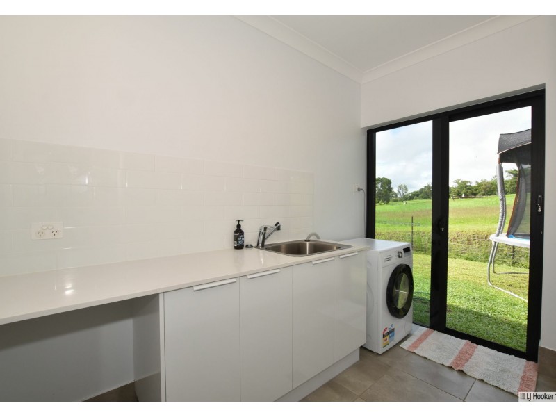 3-5 Gourley St, Tully QLD 4854