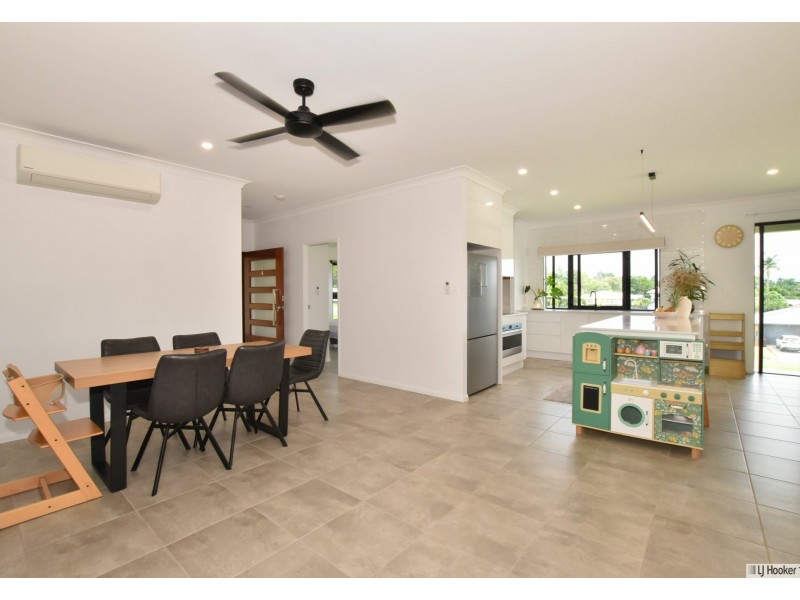 3-5 Gourley St, Tully QLD 4854