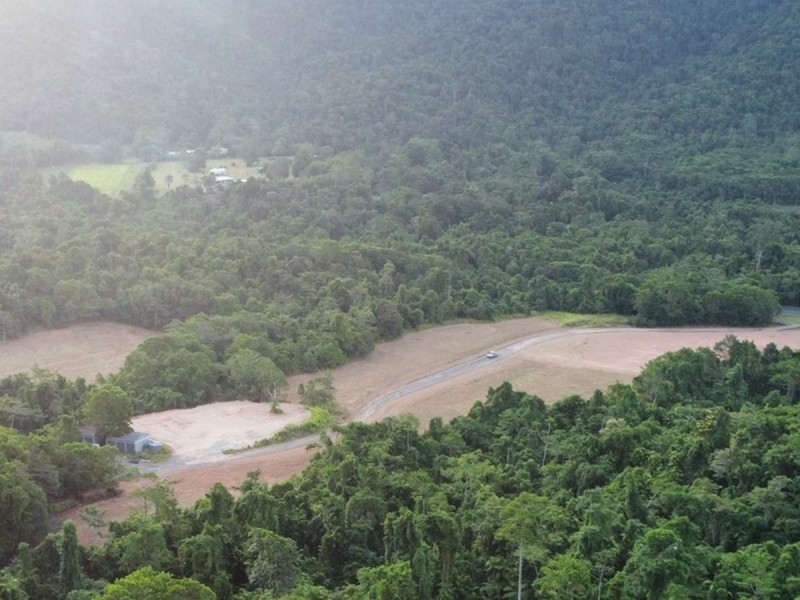 L299 Bruce Highway, Friday Pocket QLD 4855