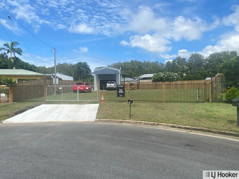21 Casuarina Street, Tully Heads QLD 4854