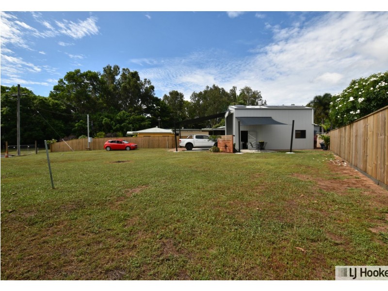 21 Casuarina Street, Tully Heads QLD 4854