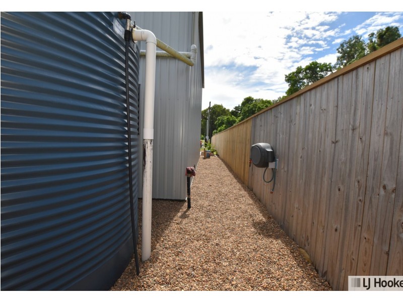 21 Casuarina Street, Tully Heads QLD 4854