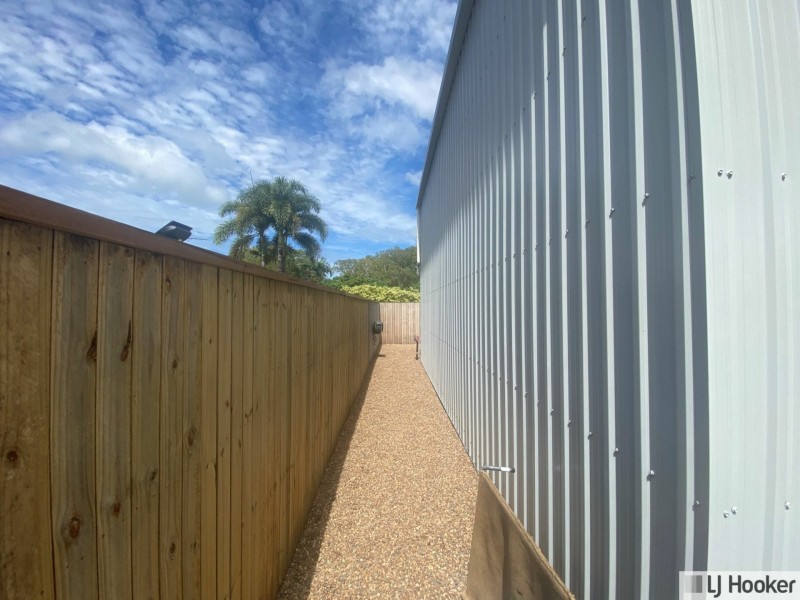 21 Casuarina Street, Tully Heads QLD 4854