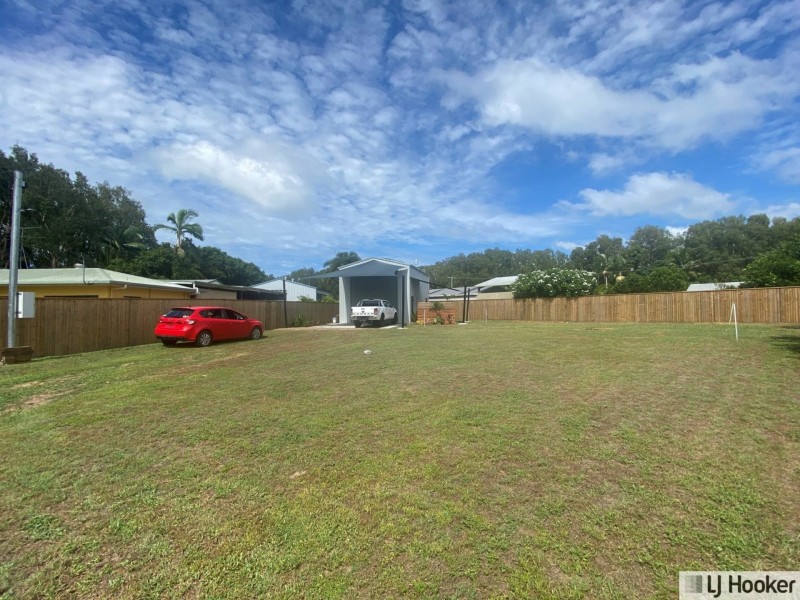 21 Casuarina Street, Tully Heads QLD 4854