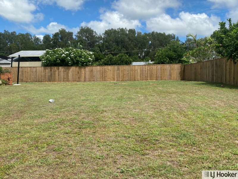 21 Casuarina Street, Tully Heads QLD 4854